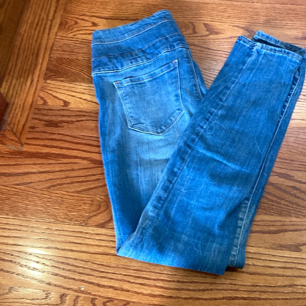 Women’s jeans size 6 Refuge